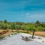 Orange Tree בית נופש פורטו הלי
